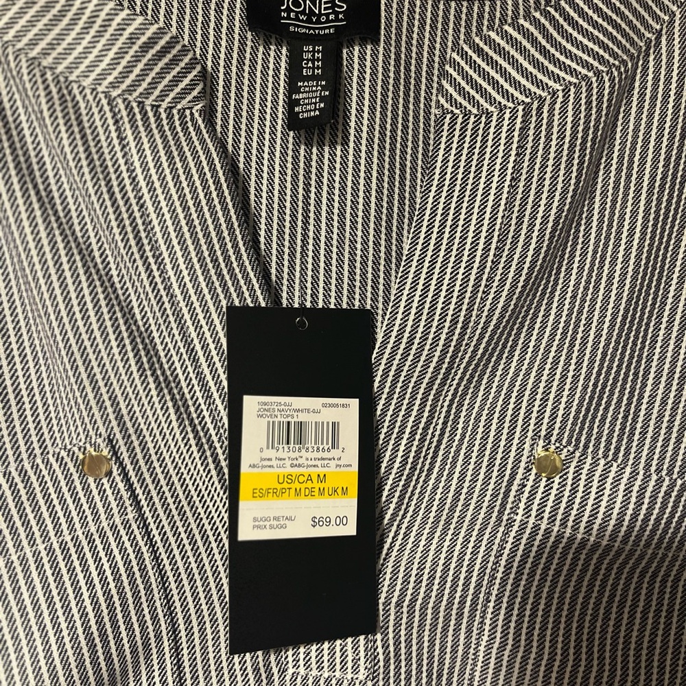 JONES New York- light grey striped short sleeved tunic
